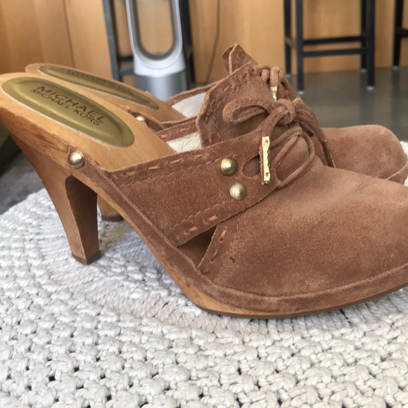 Michael Kors tan clog heels - Picture 3 of 8